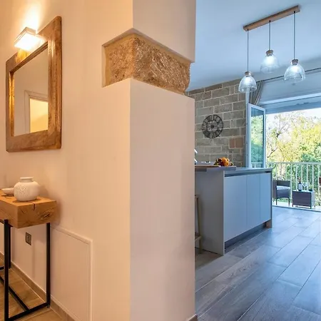 Garden View Apartment *